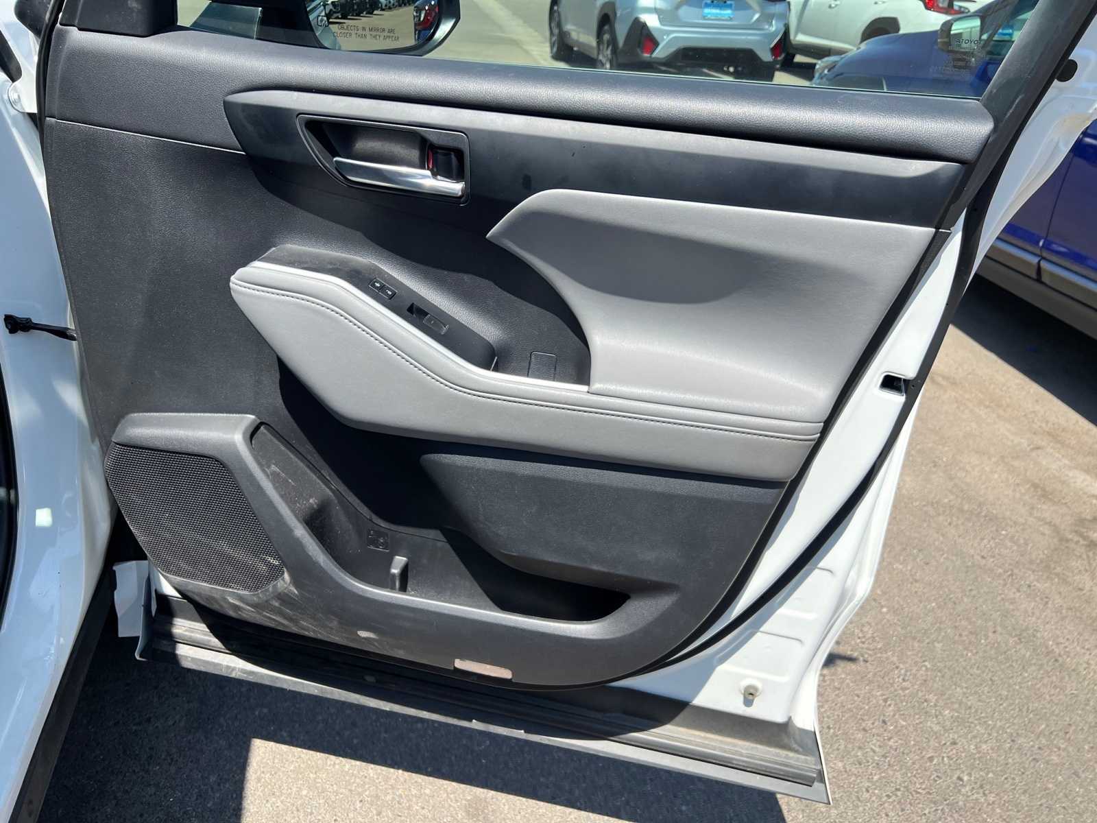 Thumbnail: 2021 Toyota Highlander - 28