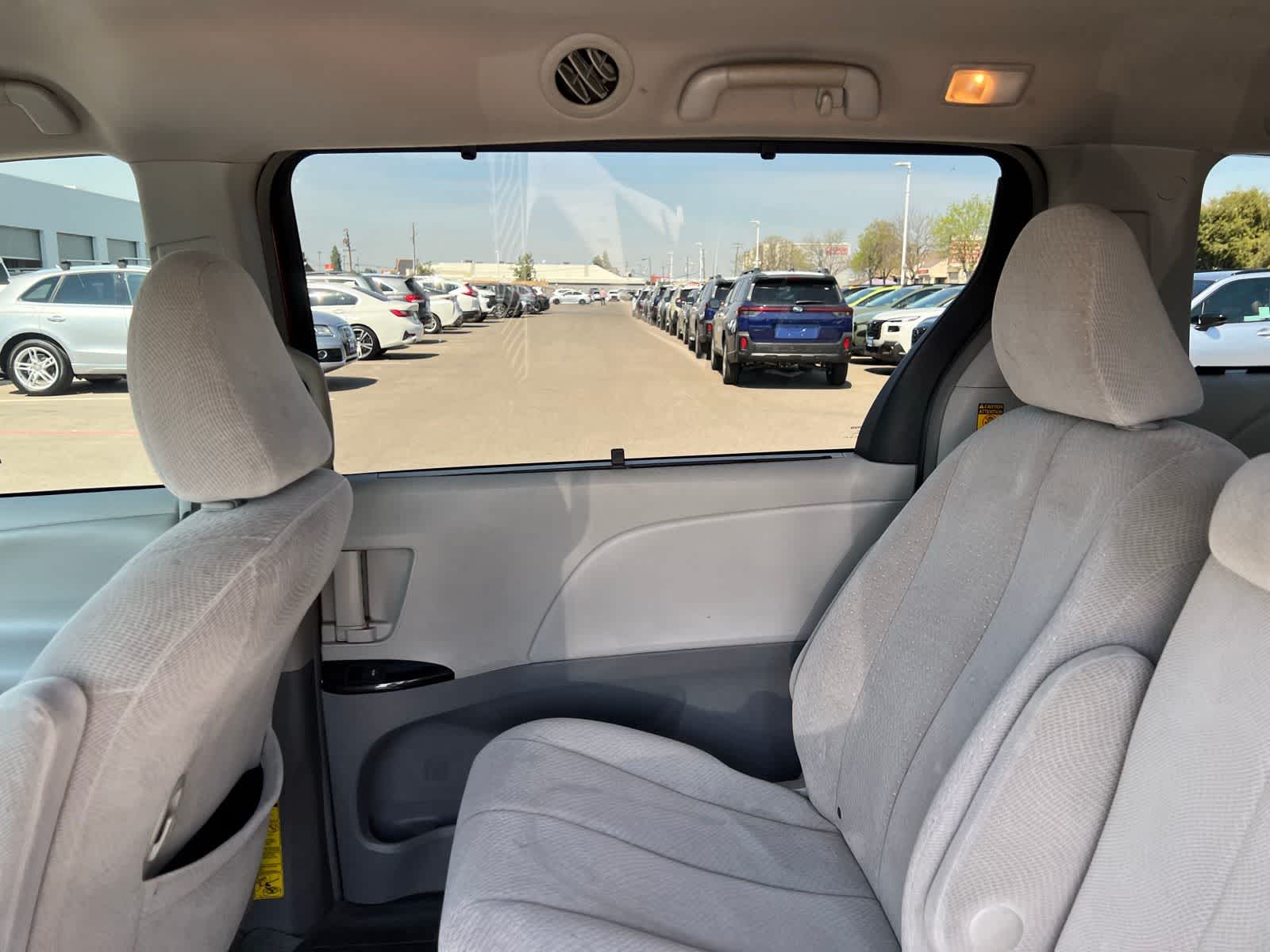 Thumbnail: 2014 Toyota Sienna - 18