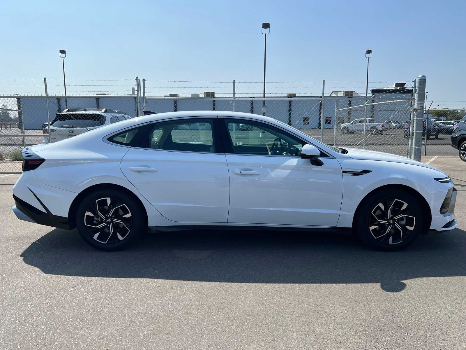 Thumbnail: 2024 Hyundai Sonata - 9
