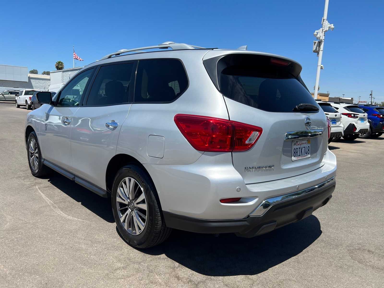 Thumbnail: 2019 Nissan Pathfinder - 3