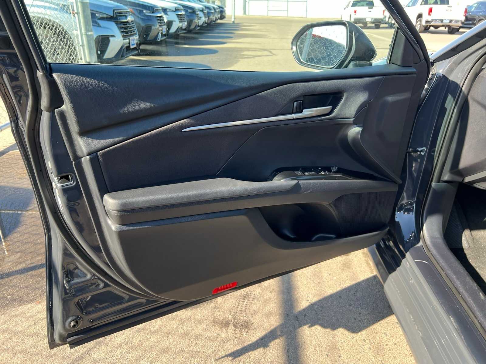 Thumbnail: 2025 Toyota Camry - 15