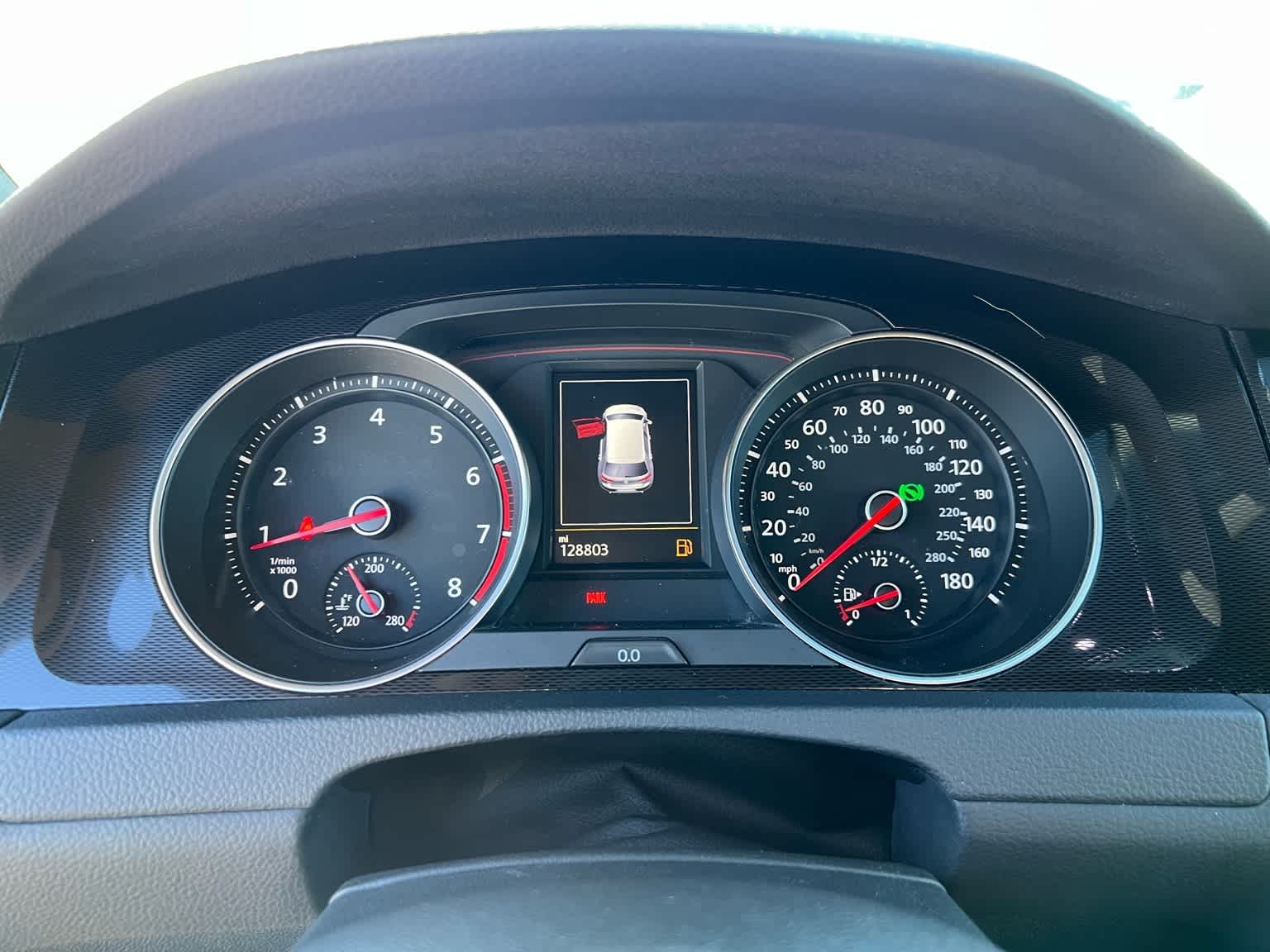 Thumbnail: 2016 Volkswagen Golf - 42