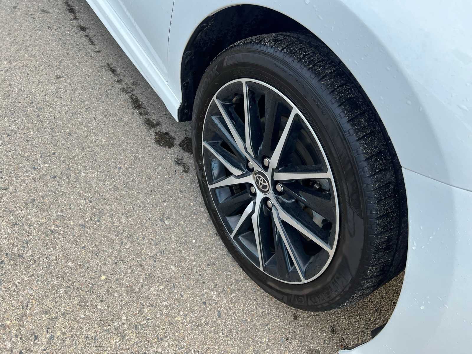 Thumbnail: 2023 Toyota Camry - 24