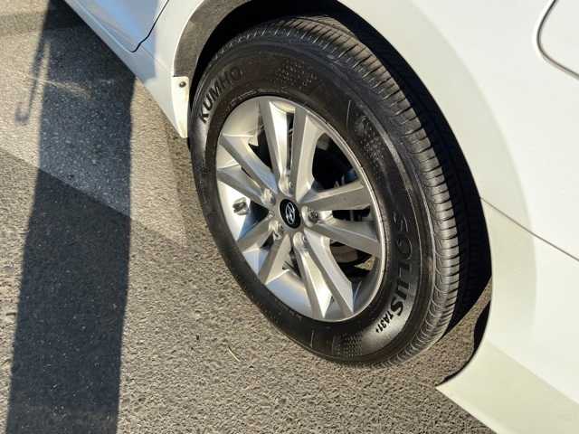Thumbnail: 2015 Hyundai Sonata - 16