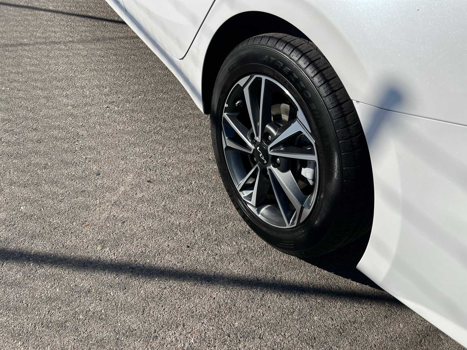 Thumbnail: 2023 Kia Forte - 16