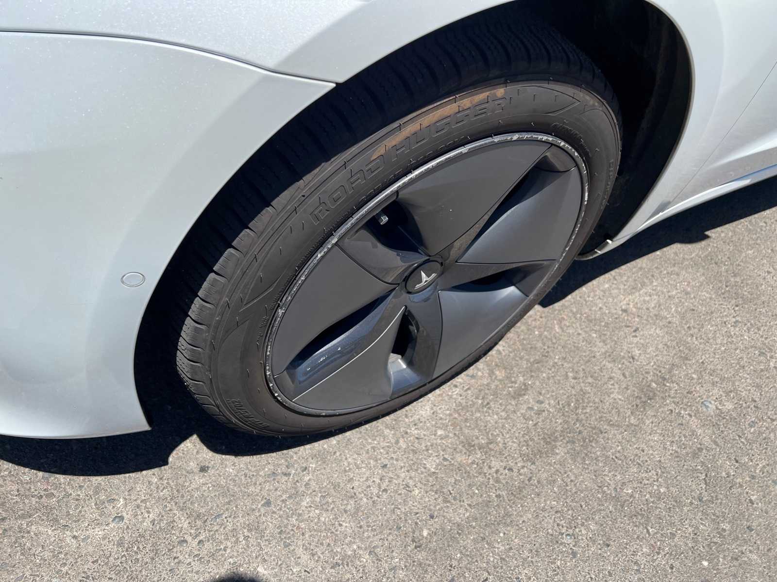 Thumbnail: 2020 Tesla Model 3 - 11