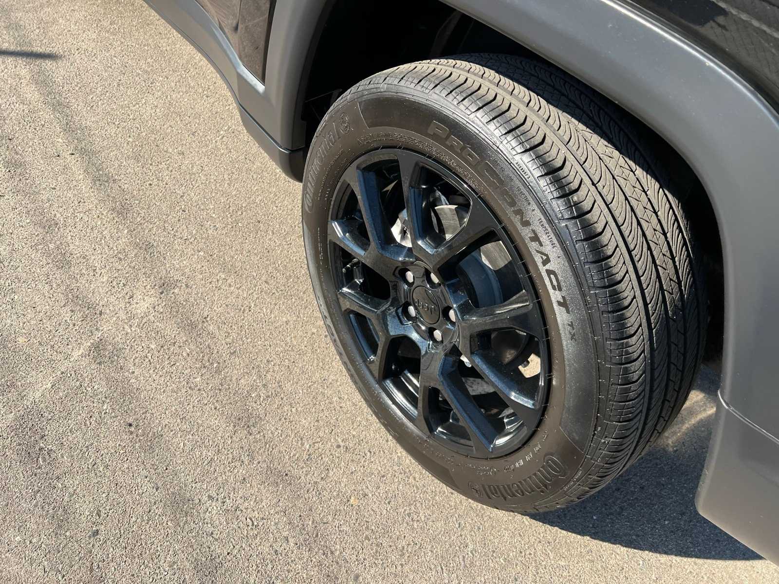 Thumbnail: 2022 Jeep Compass - 16