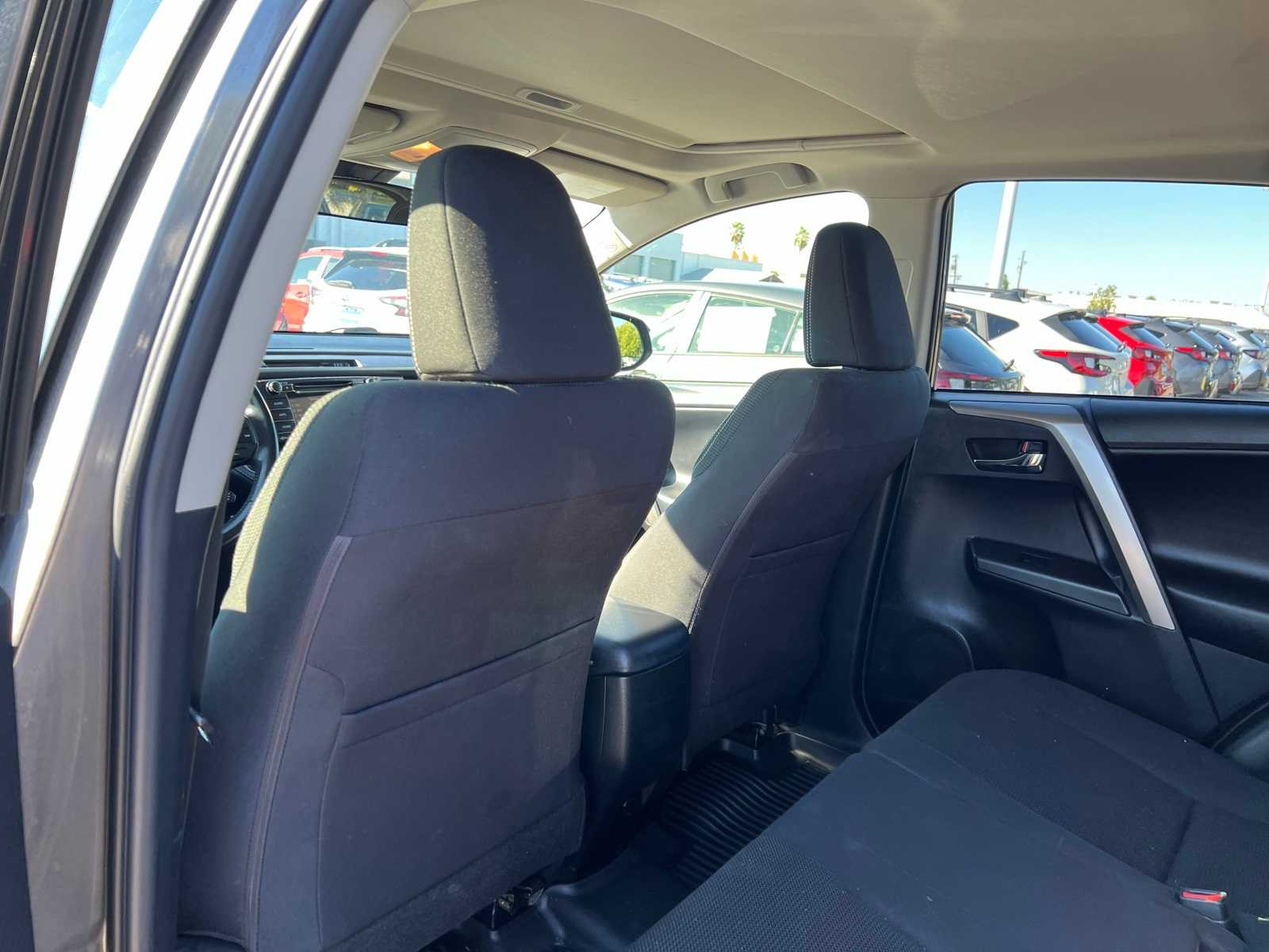 Thumbnail: 2018 Toyota RAV4 - 18
