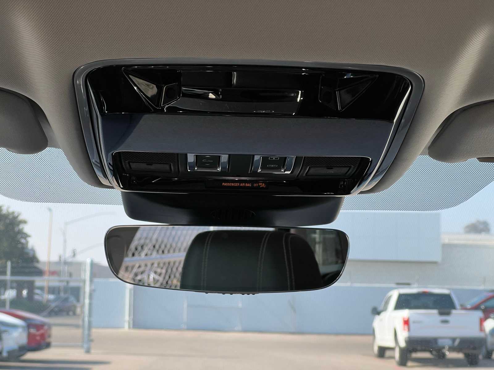 Thumbnail: 2020 Land Rover Range Rover Velar - 30