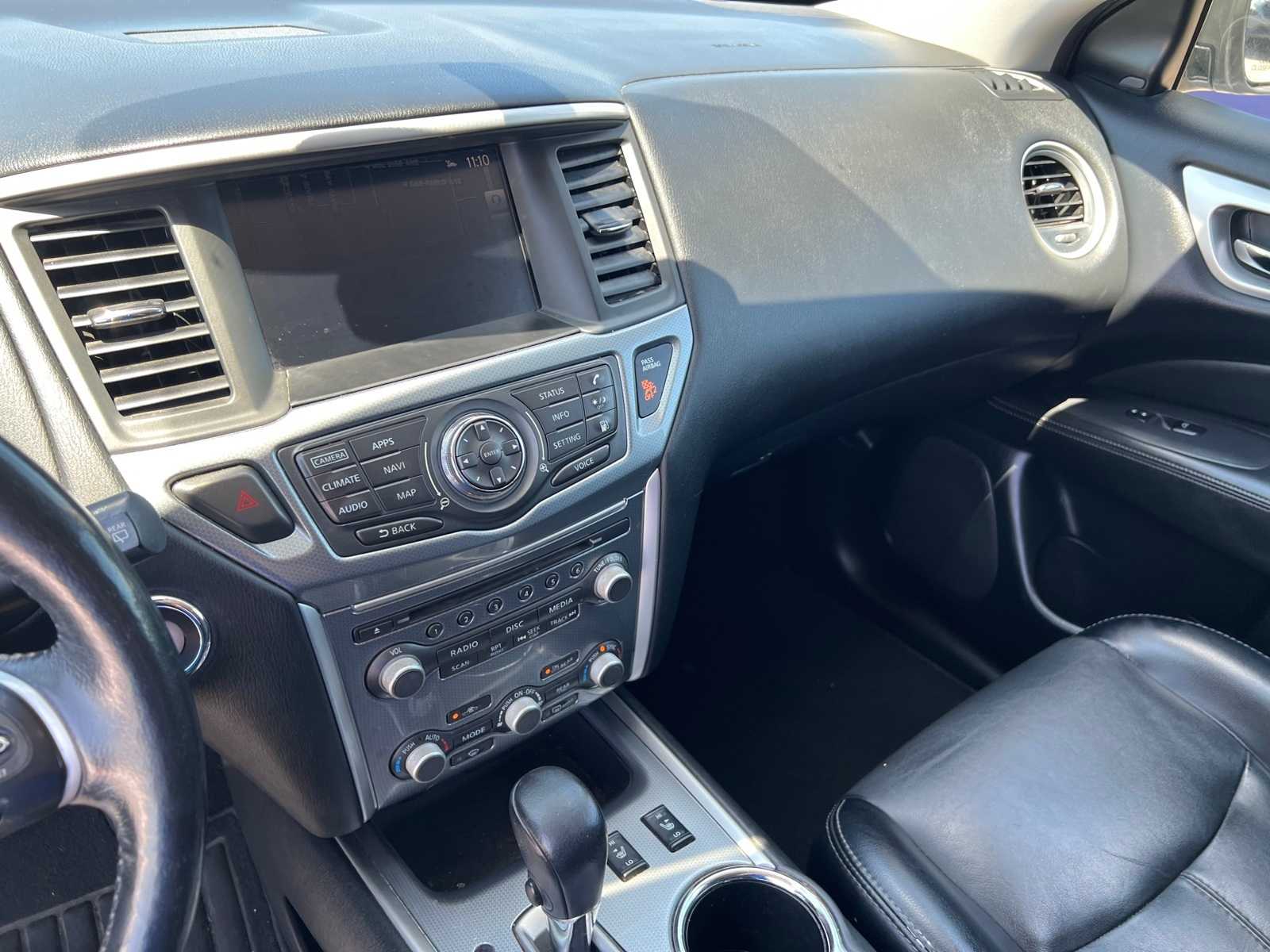 Thumbnail: 2019 Nissan Pathfinder - 32