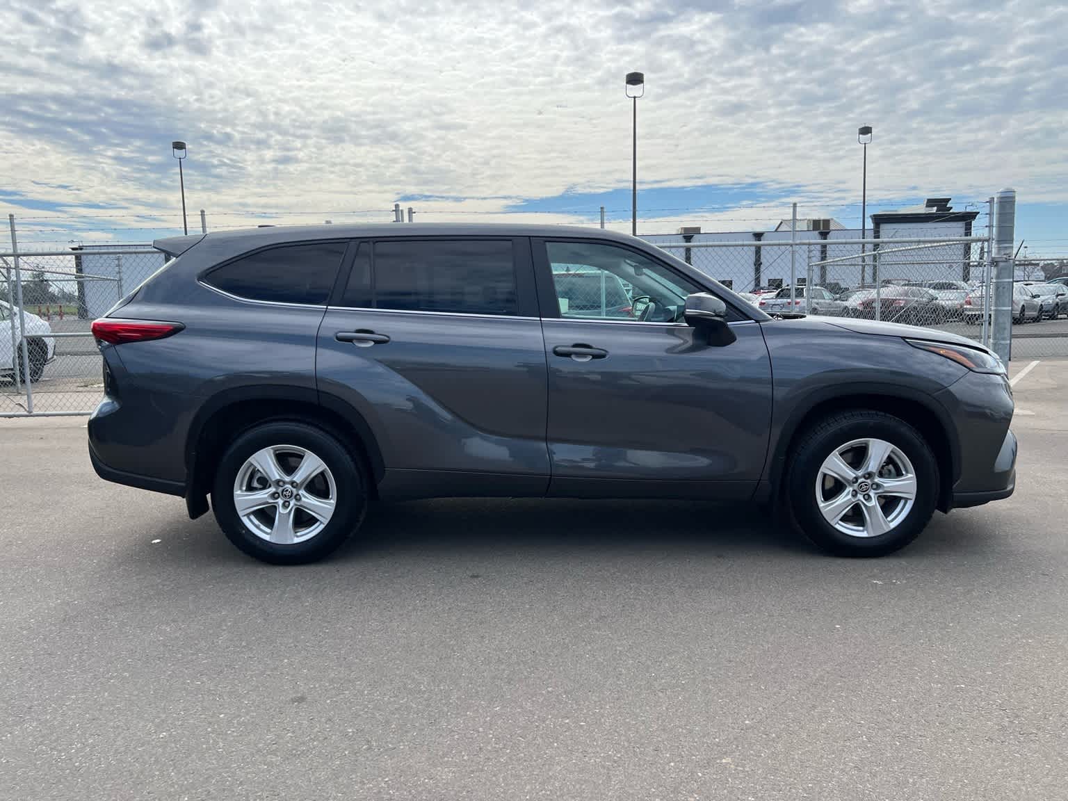 Thumbnail: 2023 Toyota Highlander - 8