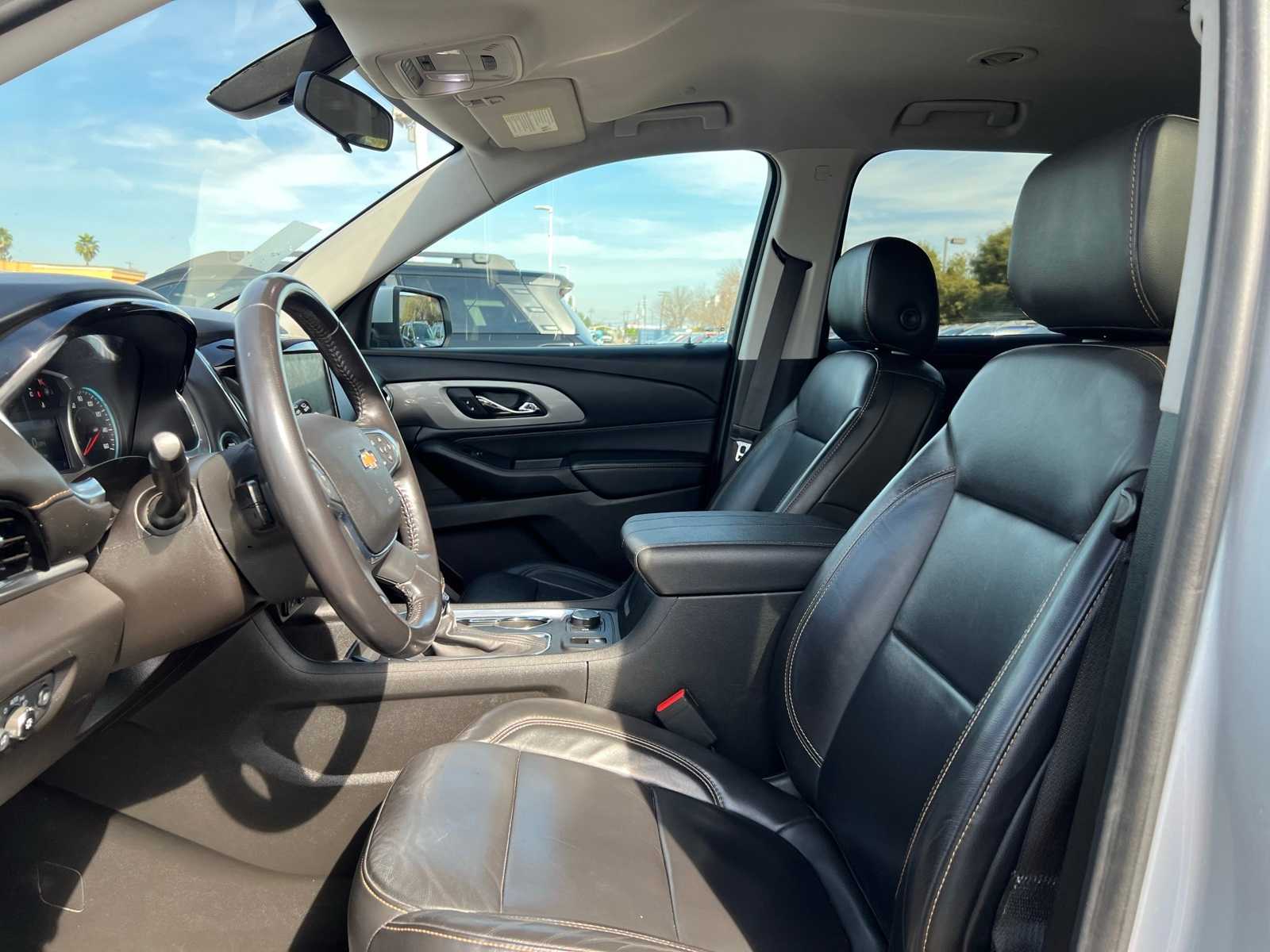 Thumbnail: 2021 Chevrolet Traverse - 14