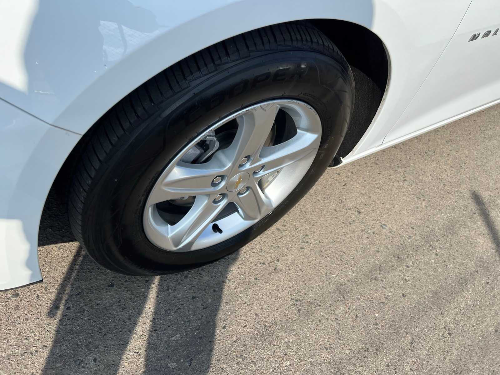 Thumbnail: 2022 Chevrolet Malibu - 12