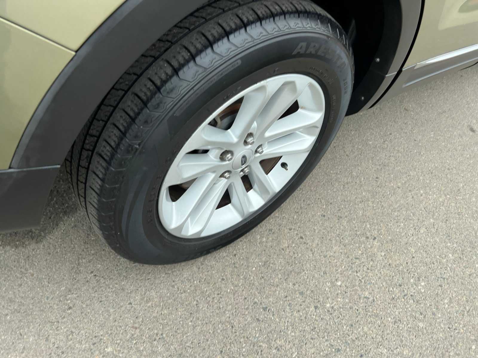 Thumbnail: 2012 Ford Explorer - 20