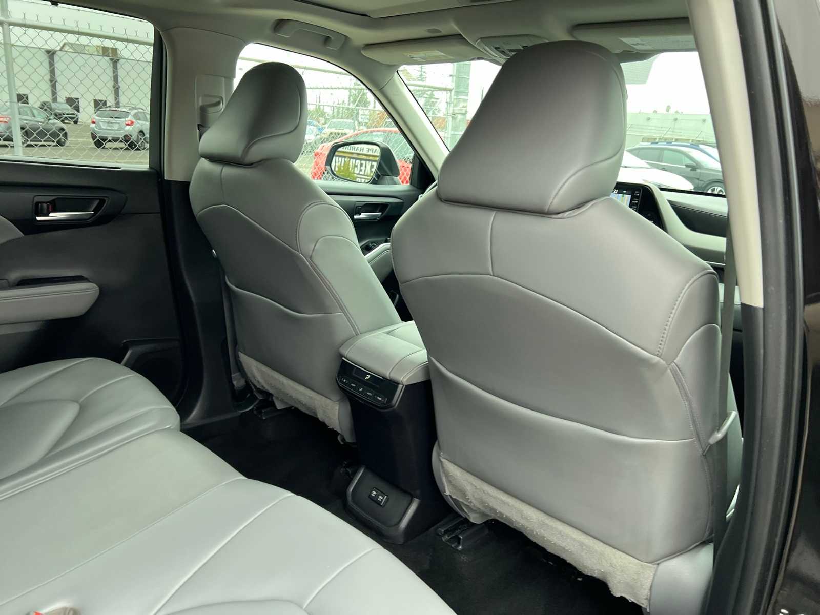 Thumbnail: 2021 Toyota Highlander - 22