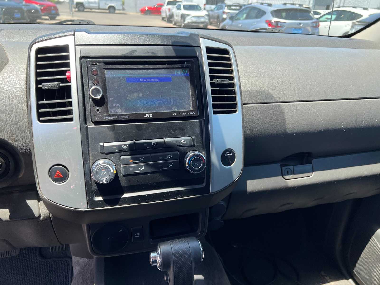 2011 Nissan Xterra S 30