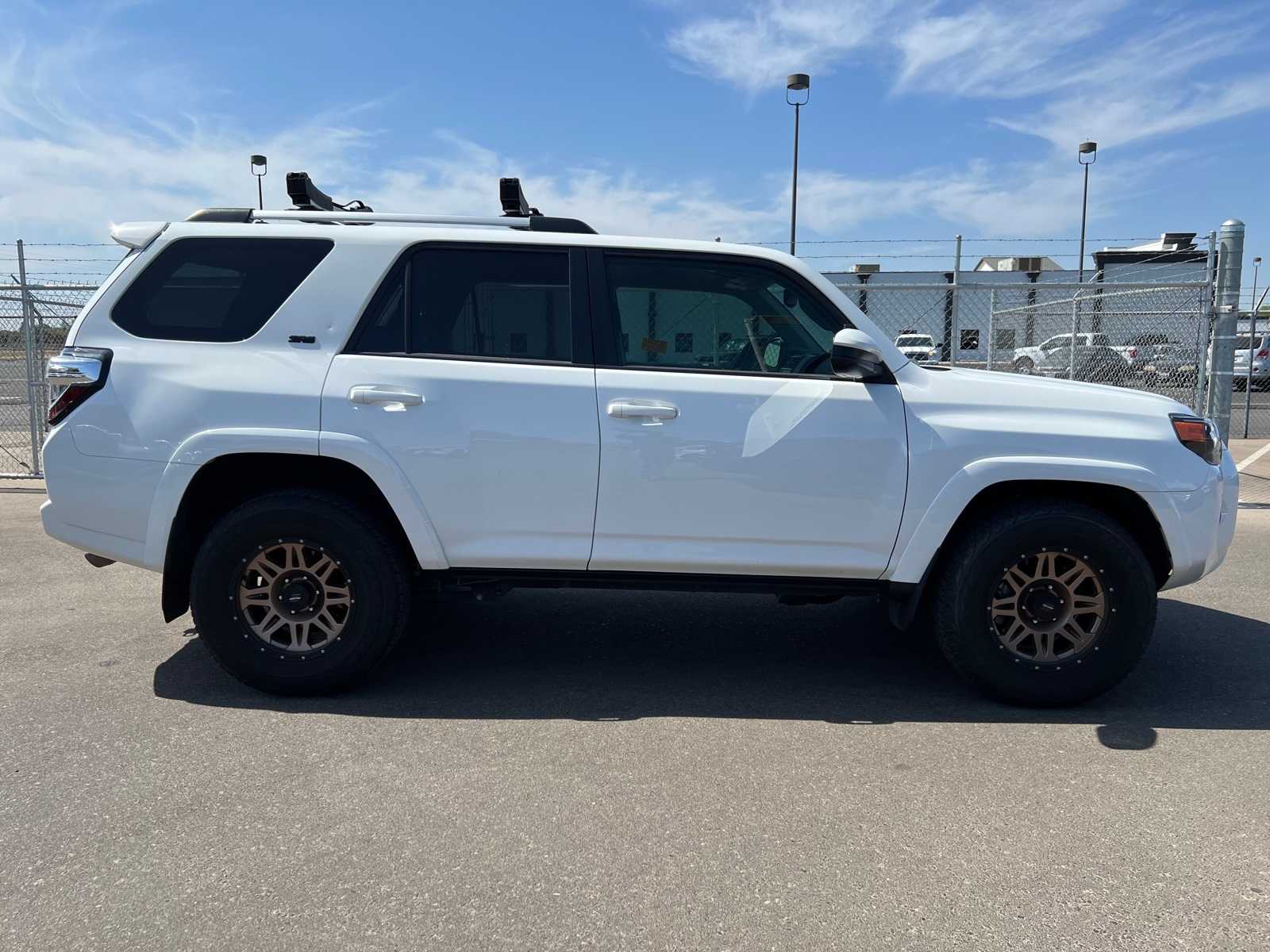 Thumbnail: 2022 Toyota 4Runner - 9