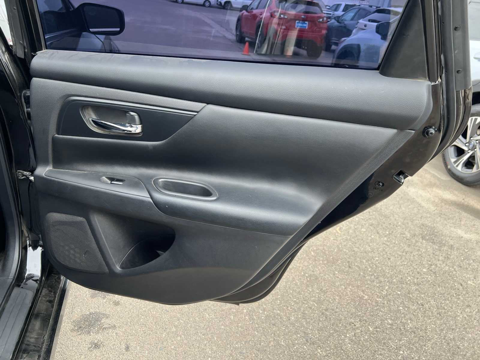 Thumbnail: 2017 Nissan Altima - 23