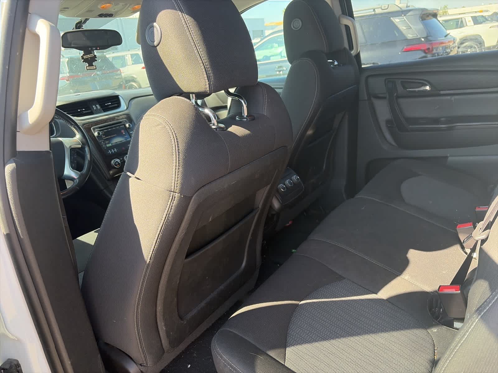 Thumbnail: 2017 Chevrolet Traverse - 21