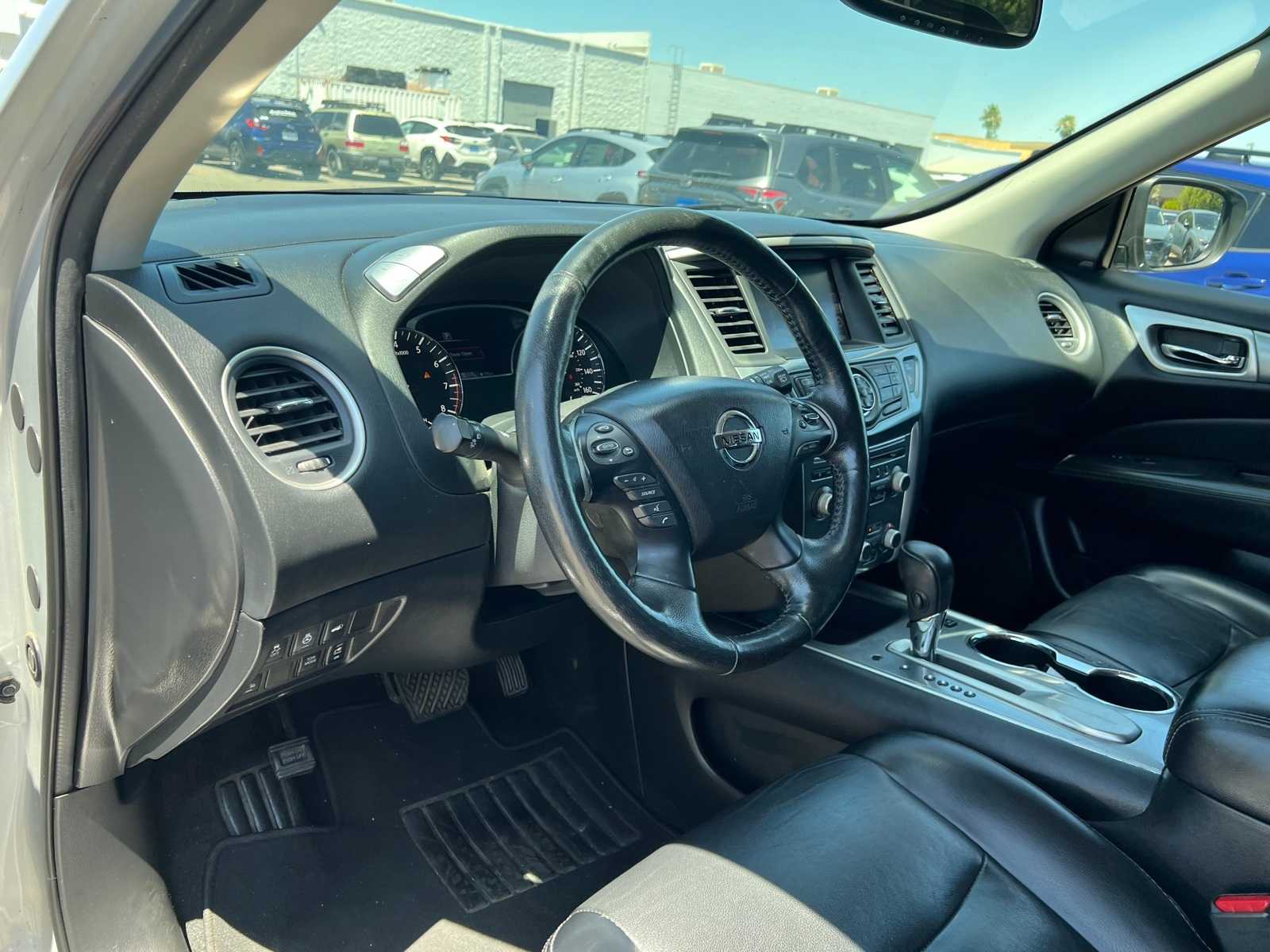 Thumbnail: 2019 Nissan Pathfinder - 14