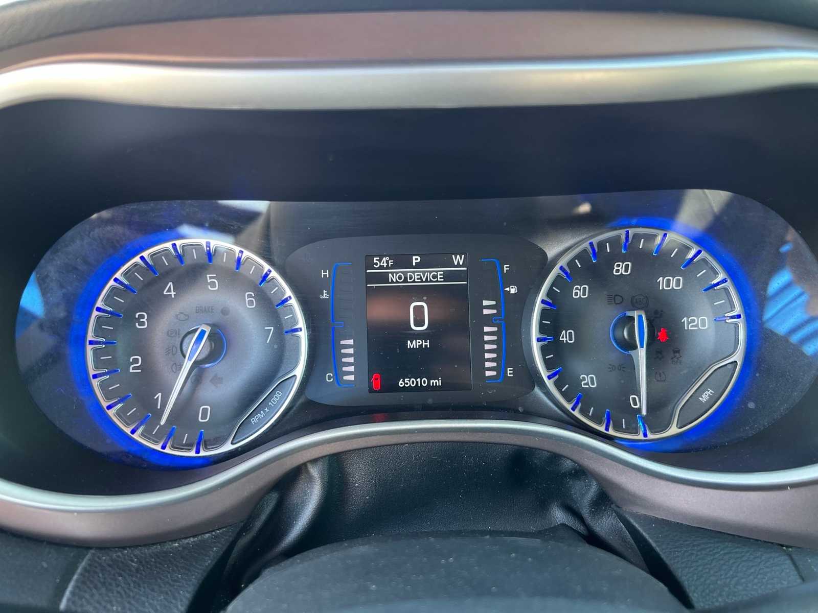 Thumbnail: 2023 Chrysler Voyager - 34