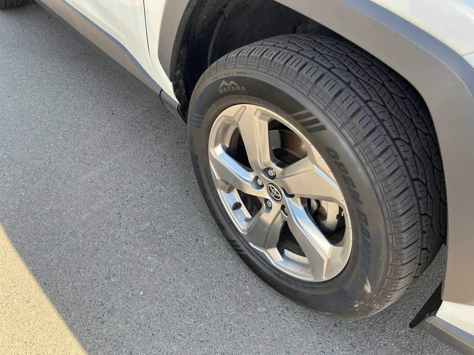 Thumbnail: 2021 Toyota RAV4 - 25