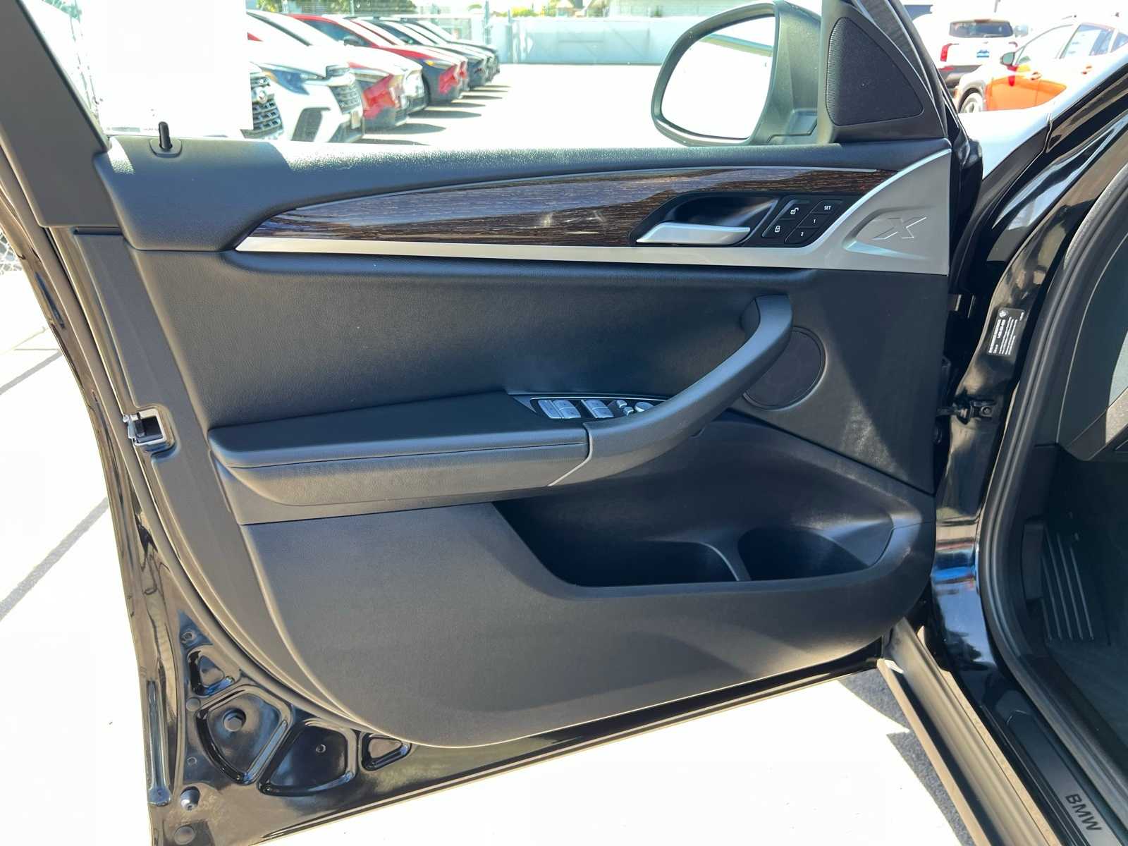 Thumbnail: 2023 BMW X4 - 16