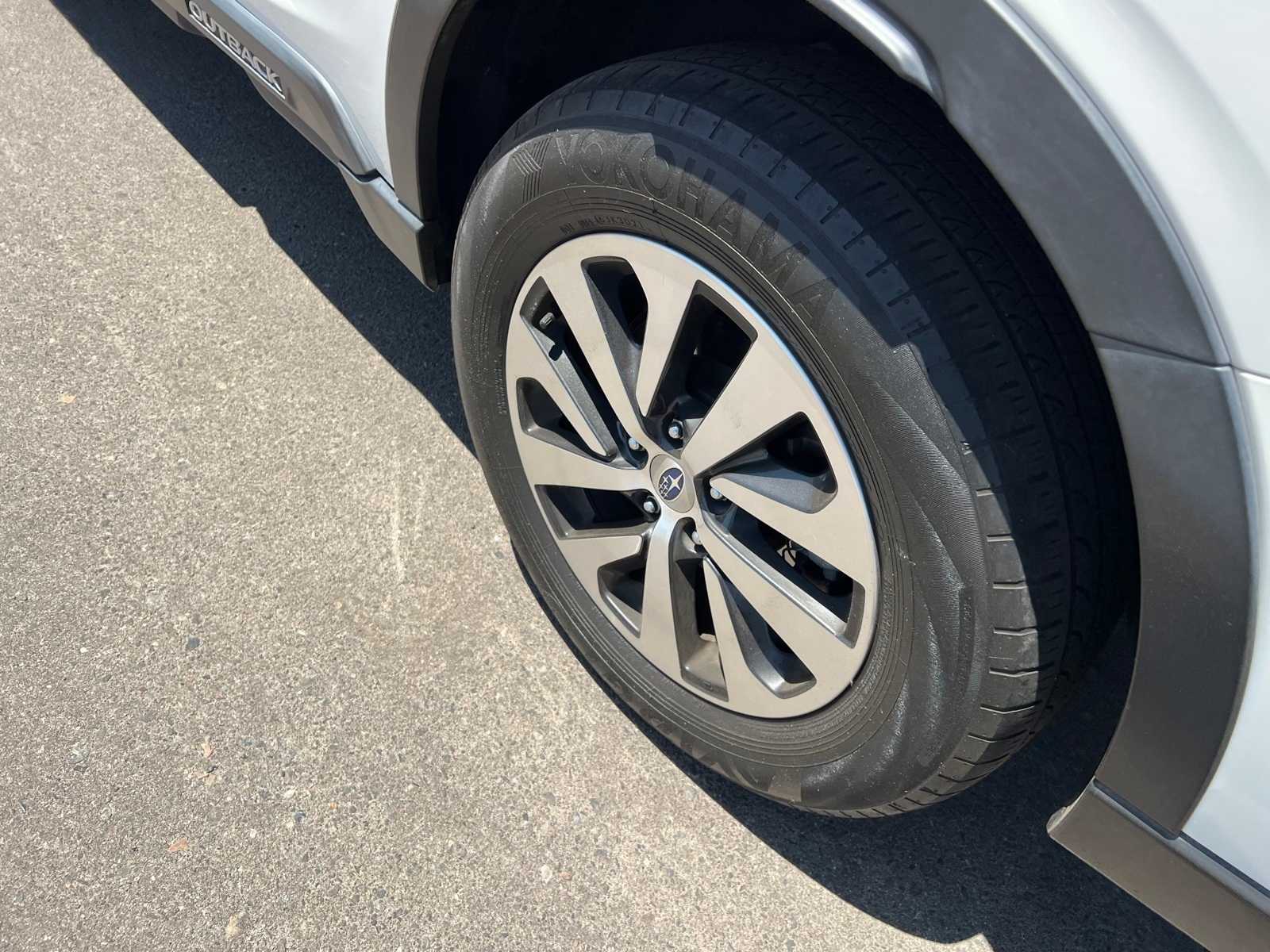 Thumbnail: 2022 Subaru Outback - 17