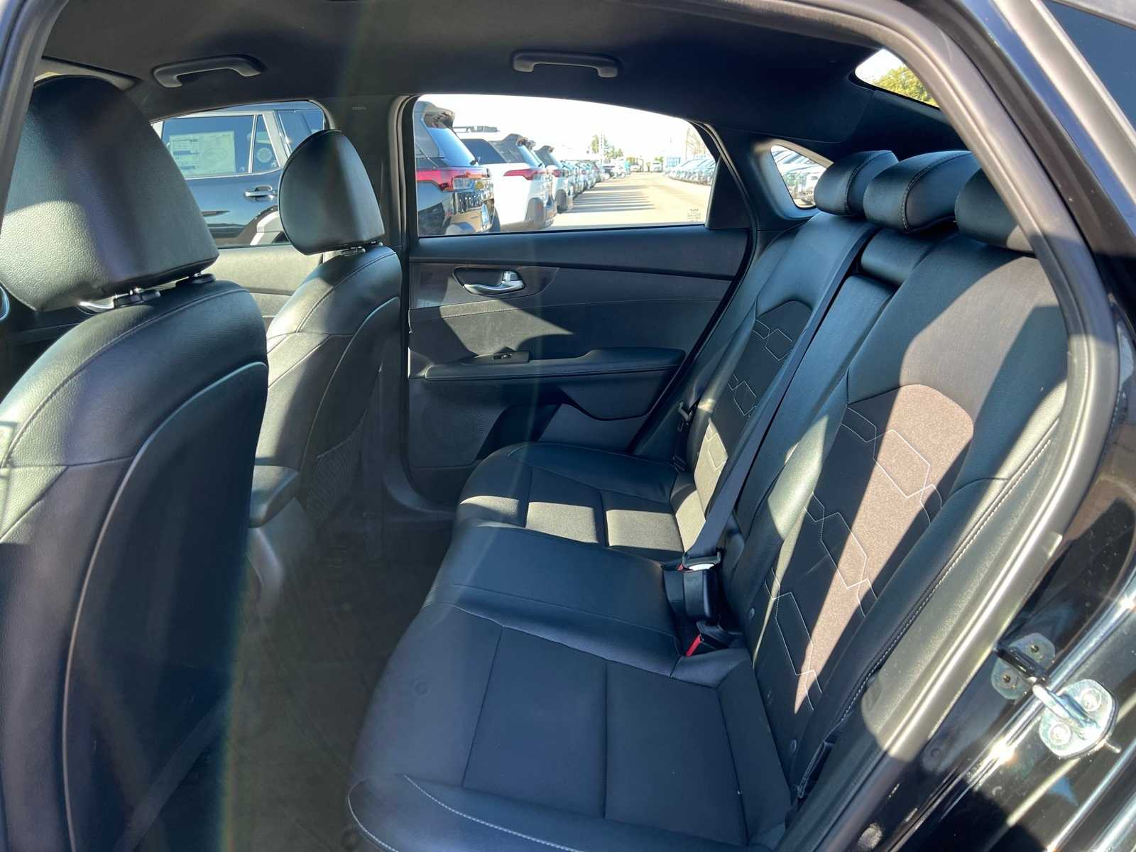 Thumbnail: 2022 Kia Forte - 19