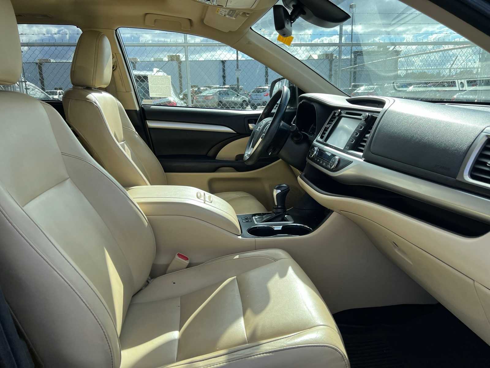 Thumbnail: 2018 Toyota Highlander - 27