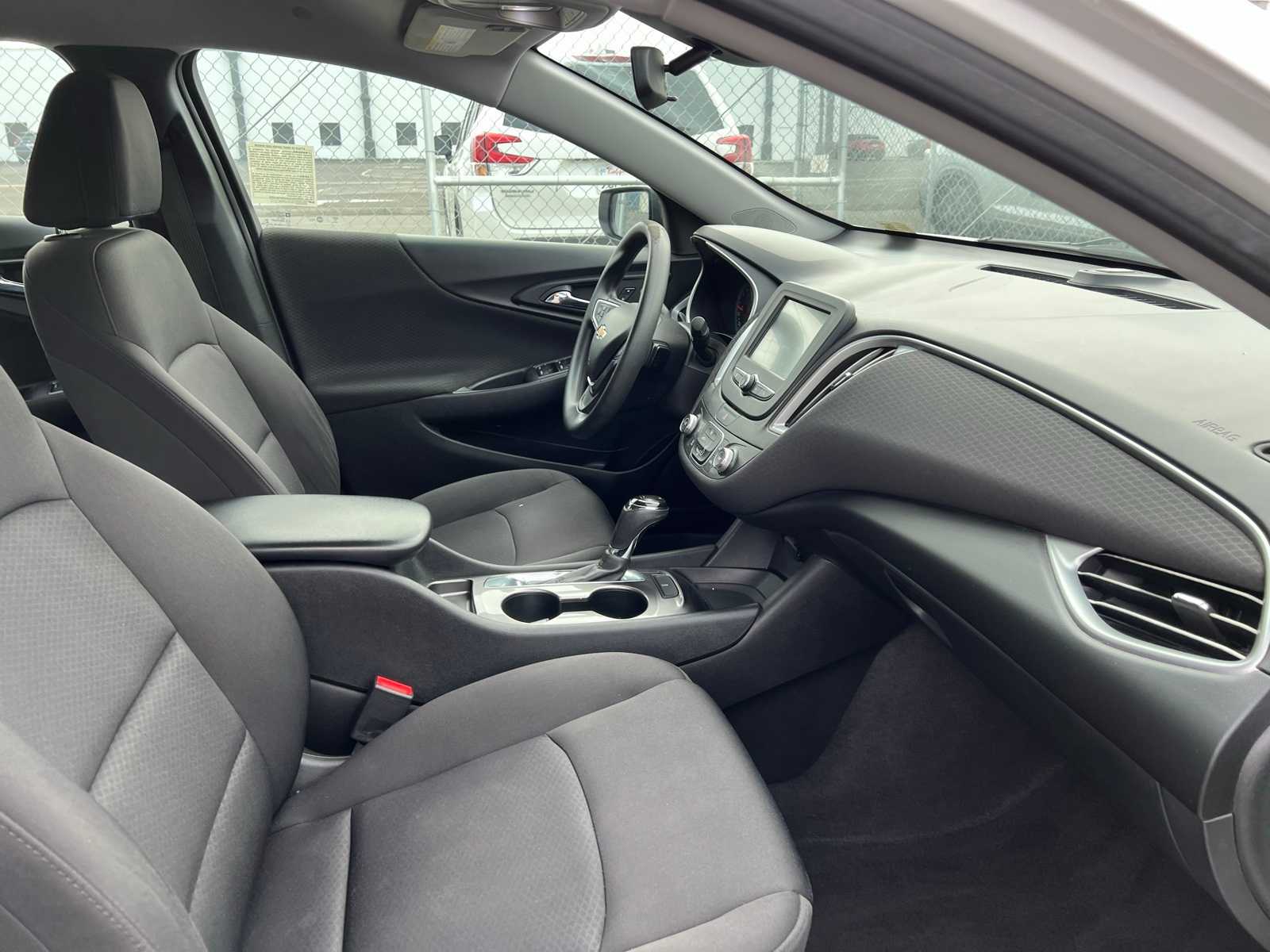 Thumbnail: 2018 Chevrolet Malibu - 26