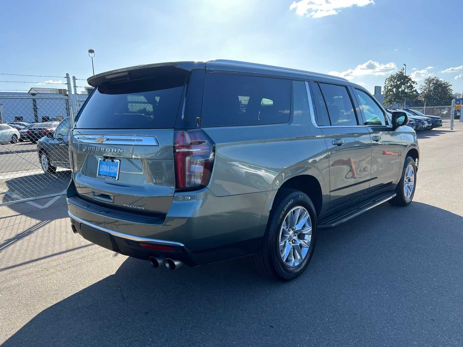 Thumbnail: 2023 Chevrolet Suburban - 8