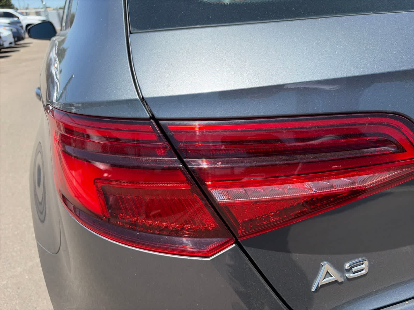 Thumbnail: 2017 Audi A3 e-tron - 14