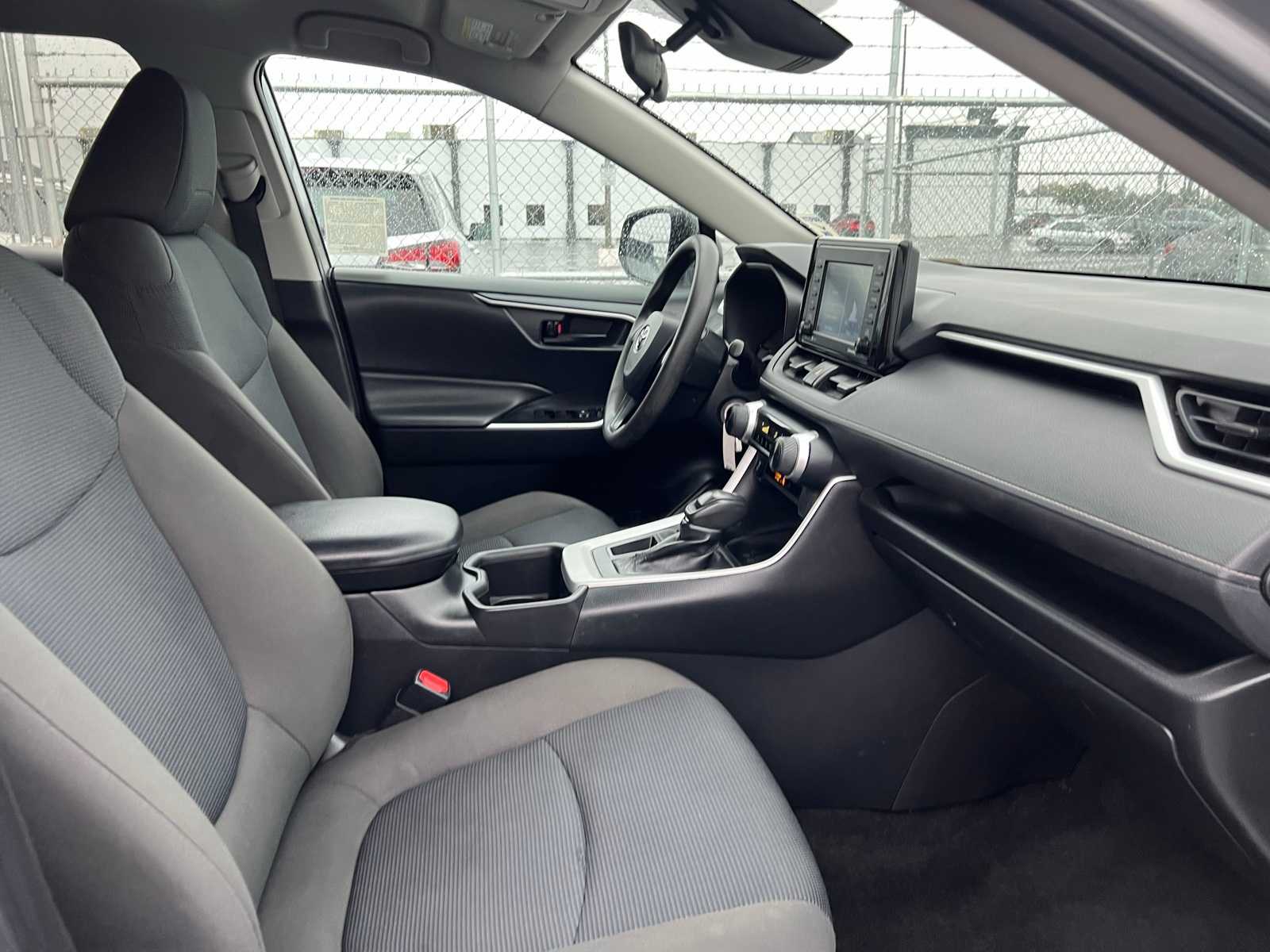 Thumbnail: 2022 Toyota RAV4 - 27