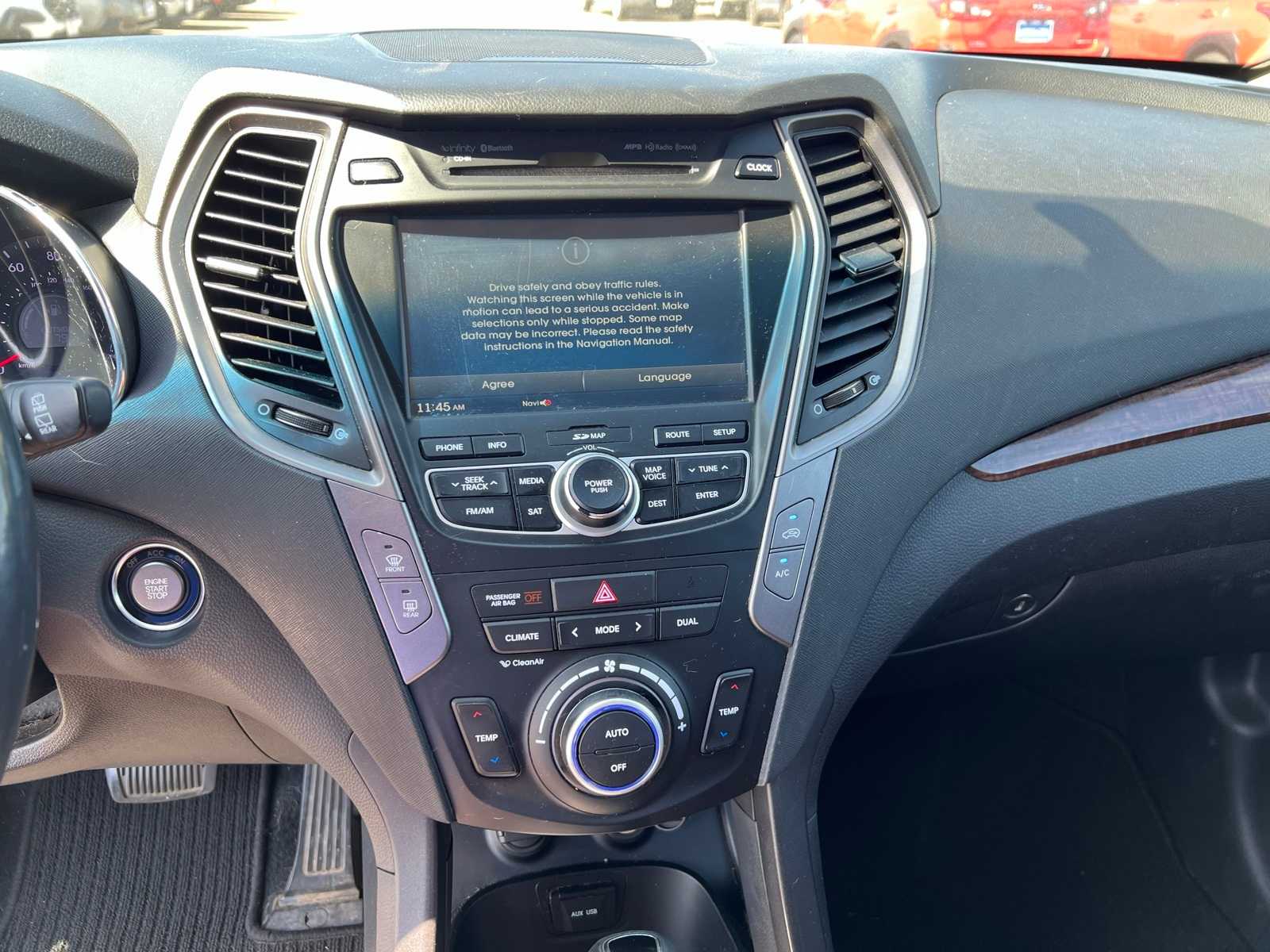 Thumbnail: 2014 Hyundai Santa Fe - 31