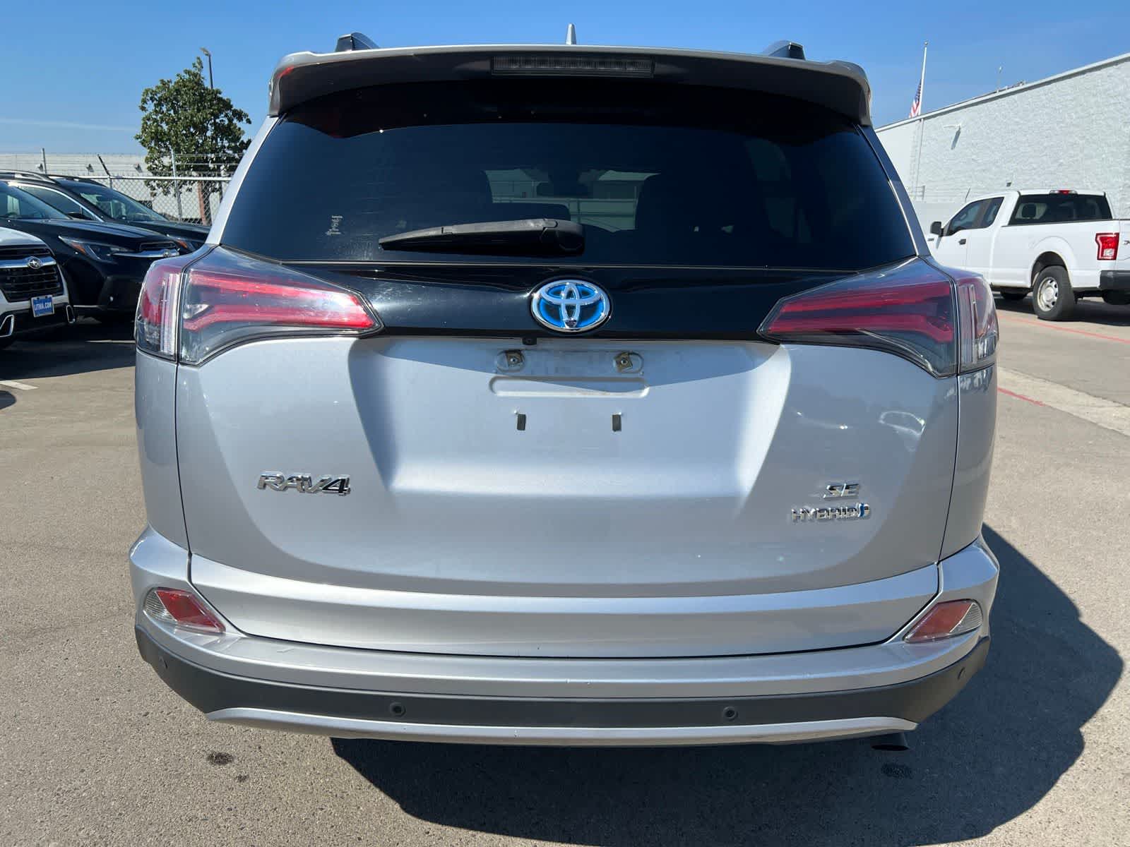 Thumbnail: 2017 Toyota RAV4 - 4