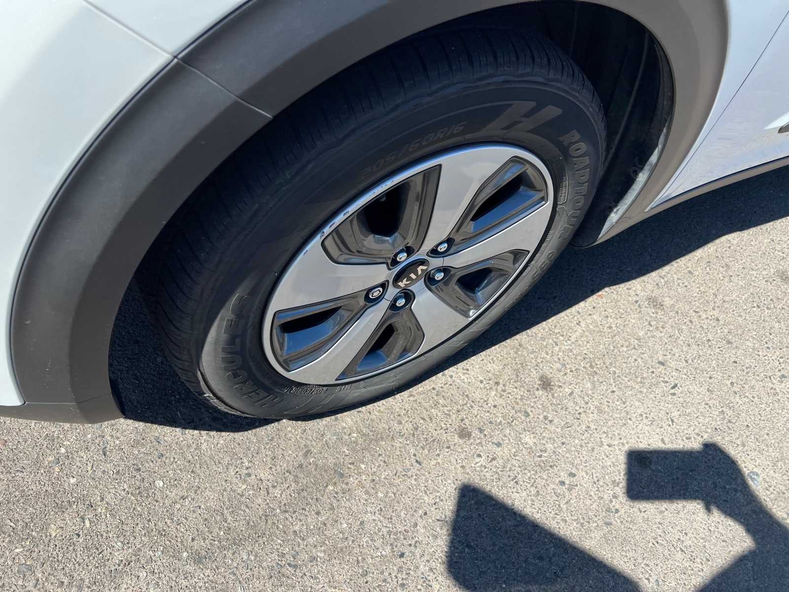 Thumbnail: 2018 Kia Niro - 13