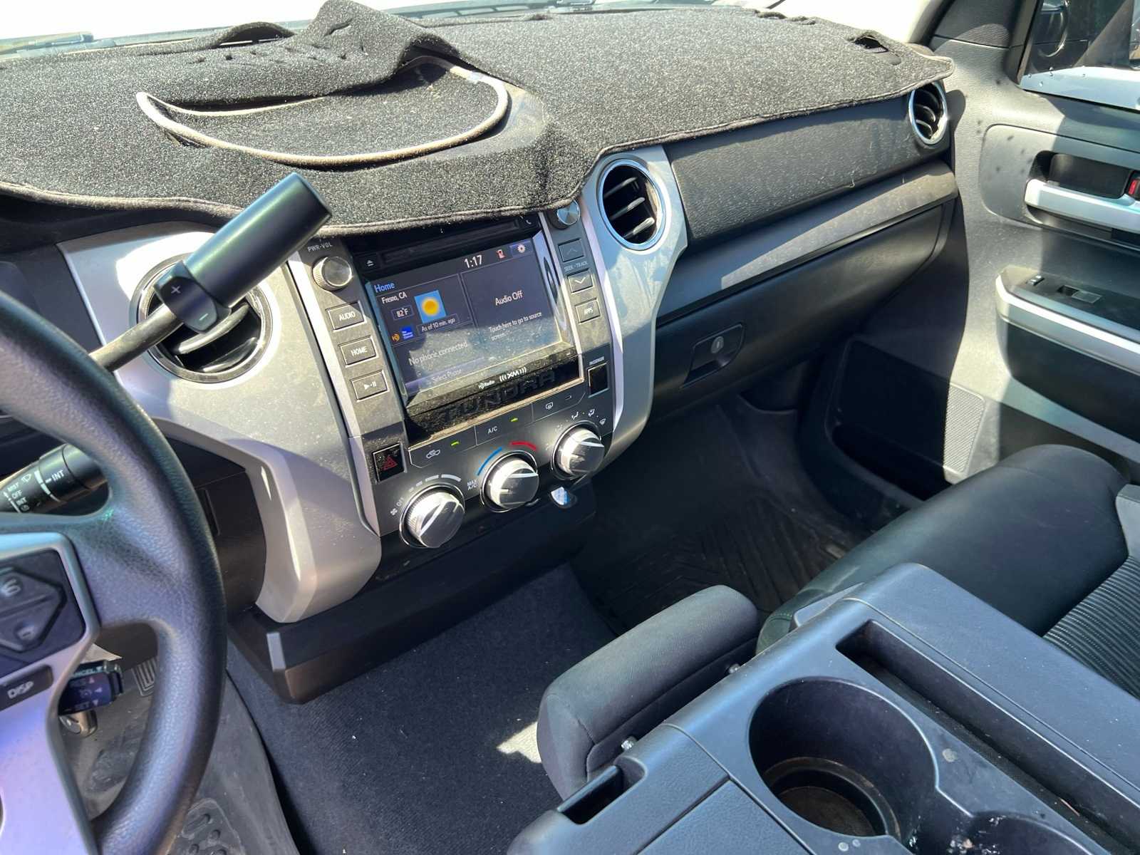 Thumbnail: 2015 Toyota Tundra - 31