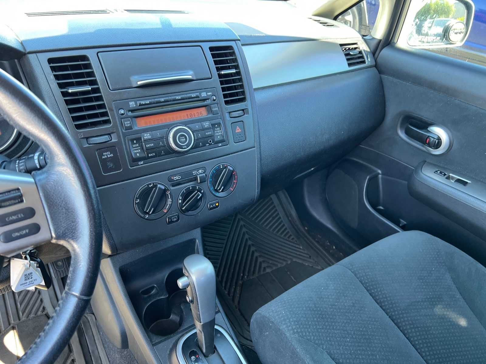 Thumbnail: 2012 Nissan Versa - 32
