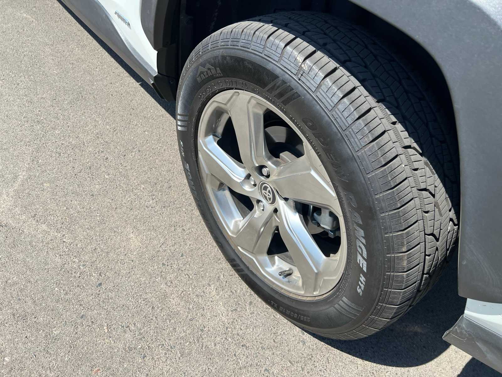 Thumbnail: 2021 Toyota RAV4 - 17