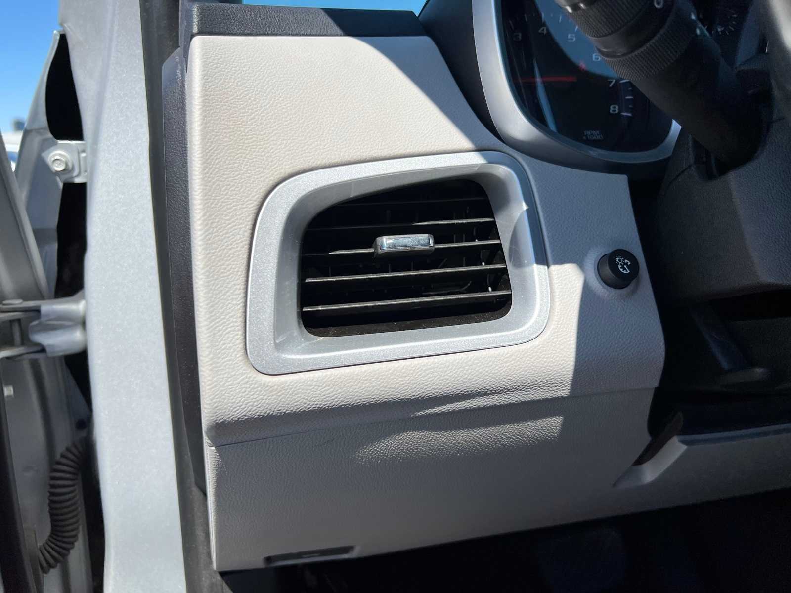 Thumbnail: 2015 Chevrolet Equinox - 27