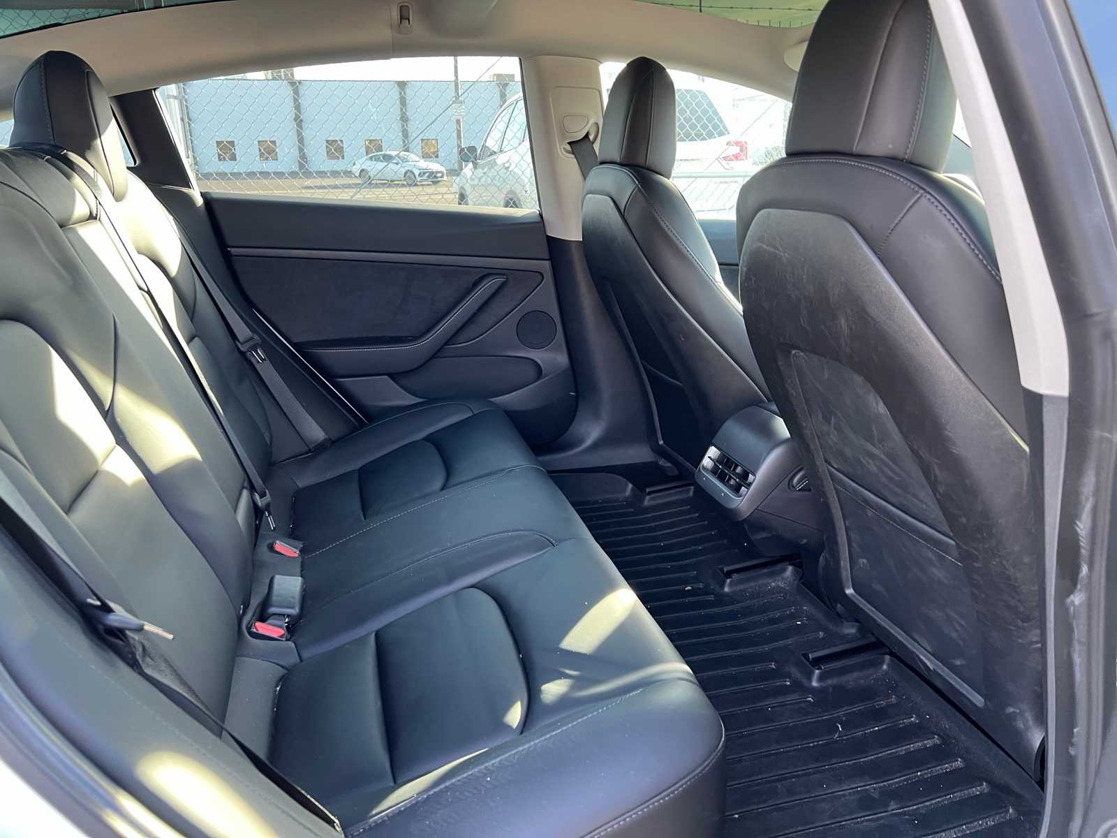 Thumbnail: 2022 Tesla Model 3 - 22