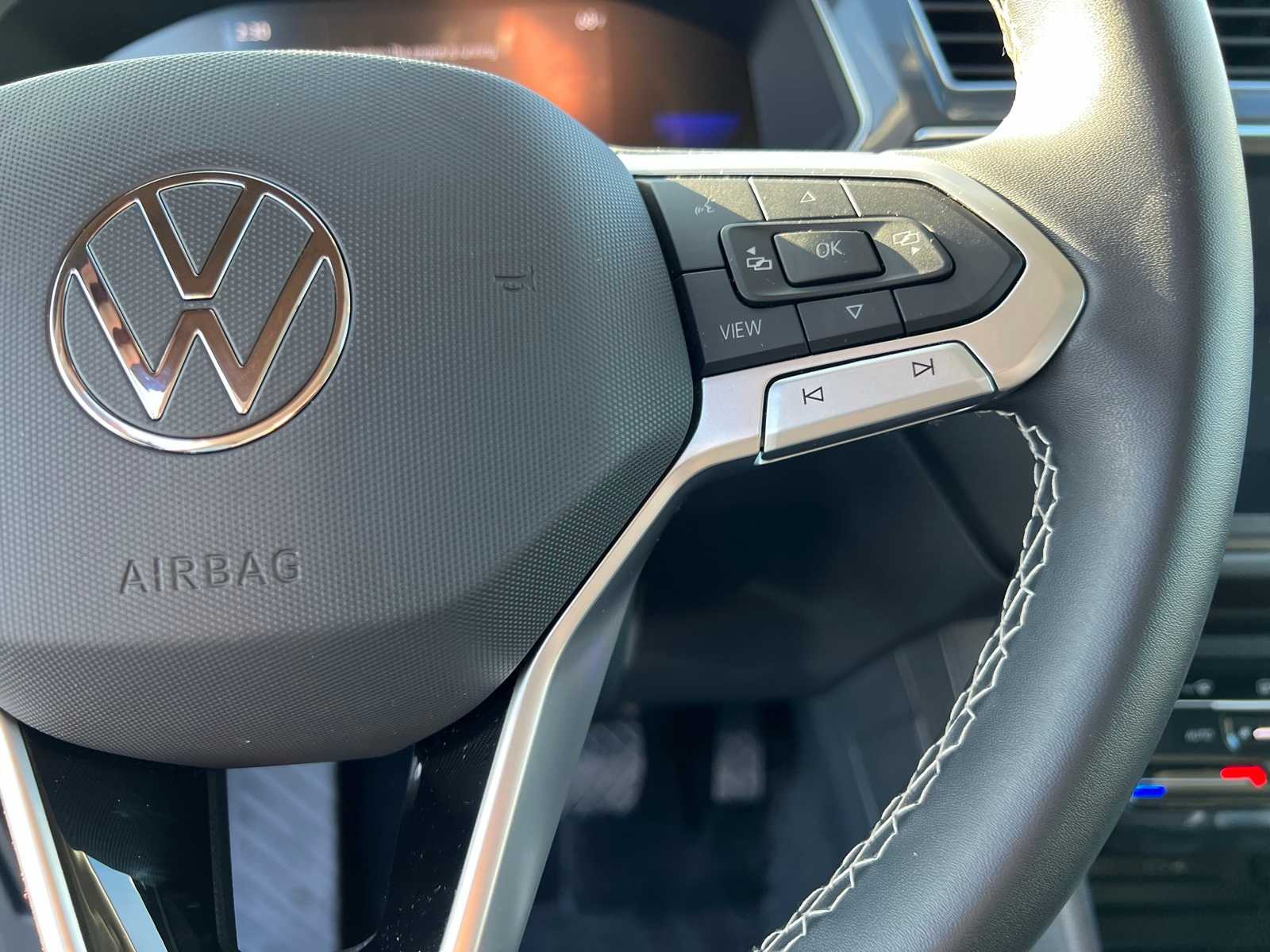 Thumbnail: 2023 Volkswagen Tiguan - 35