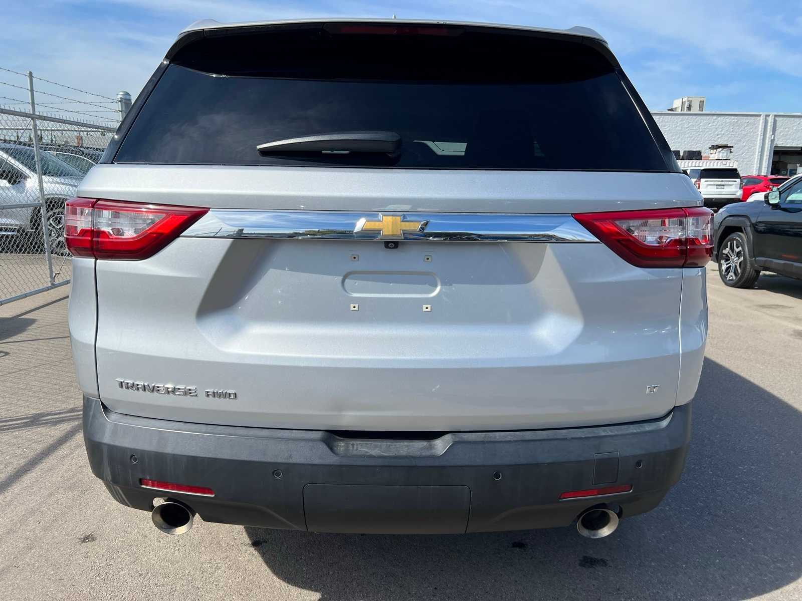 Thumbnail: 2021 Chevrolet Traverse - 4