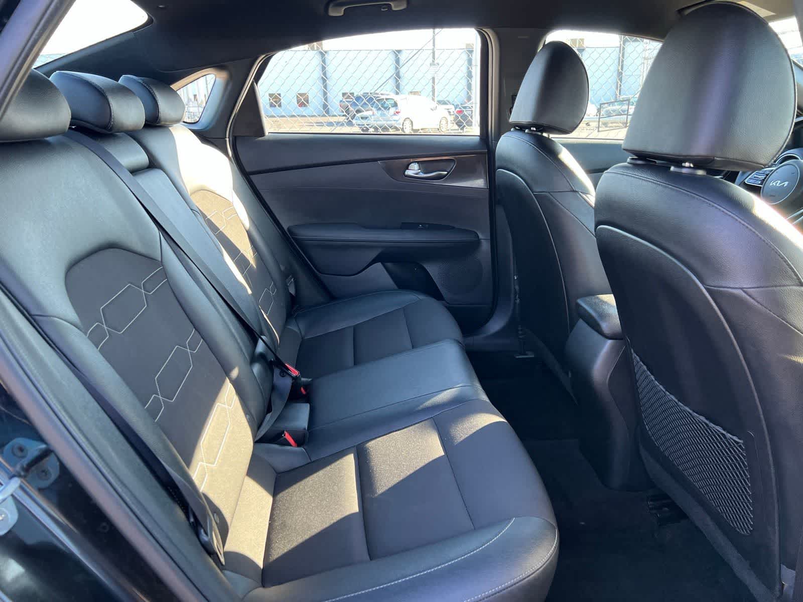 Thumbnail: 2022 Kia Forte - 23