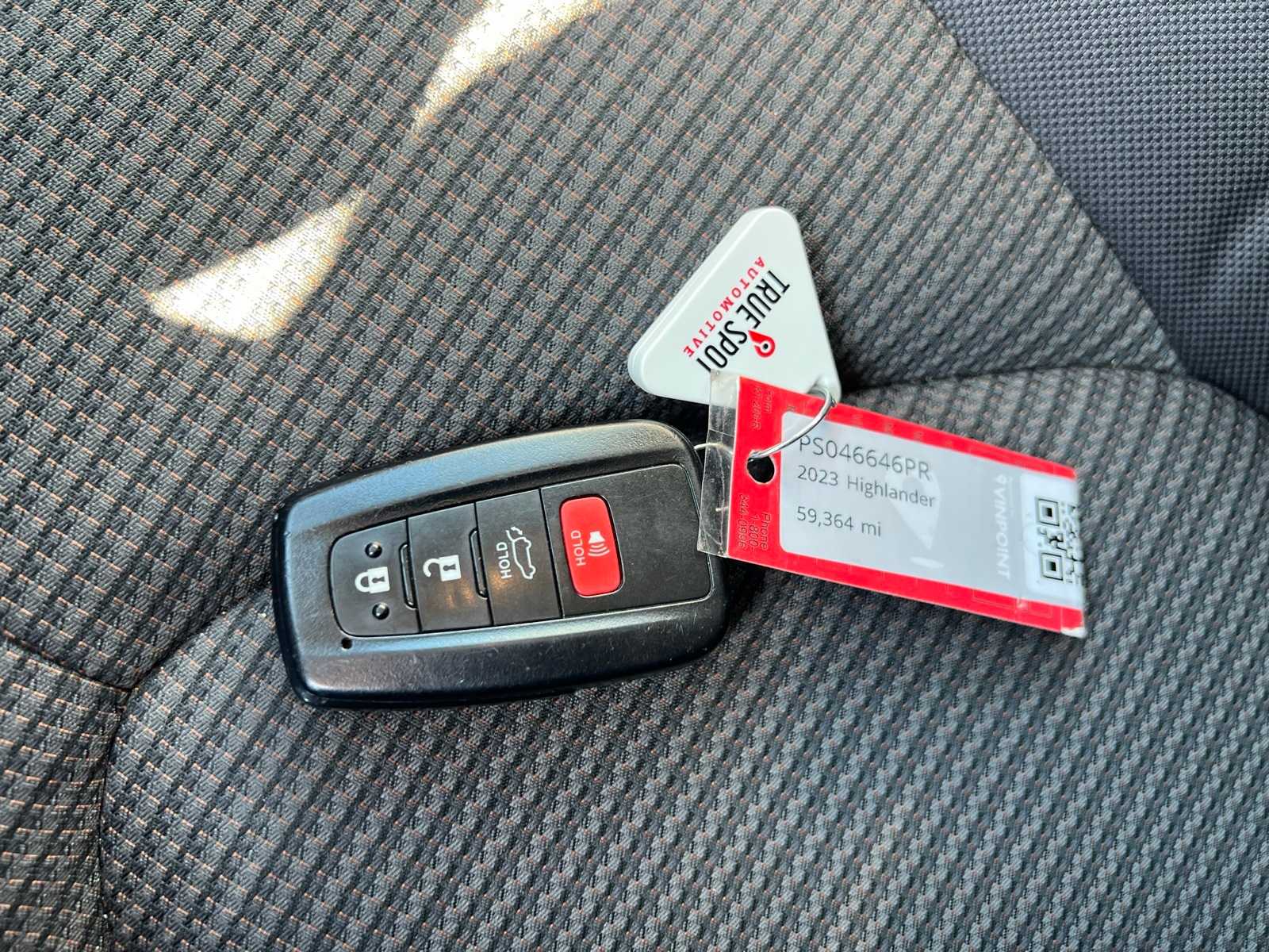 Thumbnail: 2023 Toyota Highlander - 45