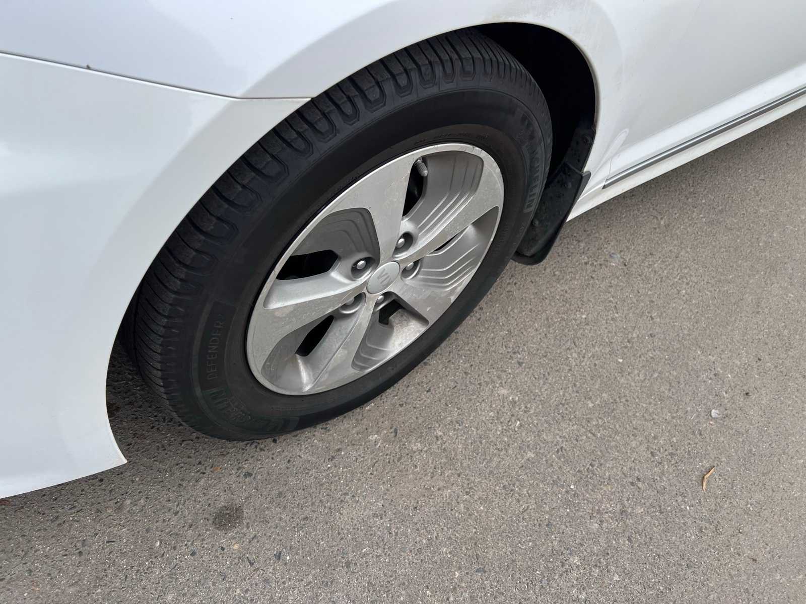 Thumbnail: 2016 Kia Optima - 12