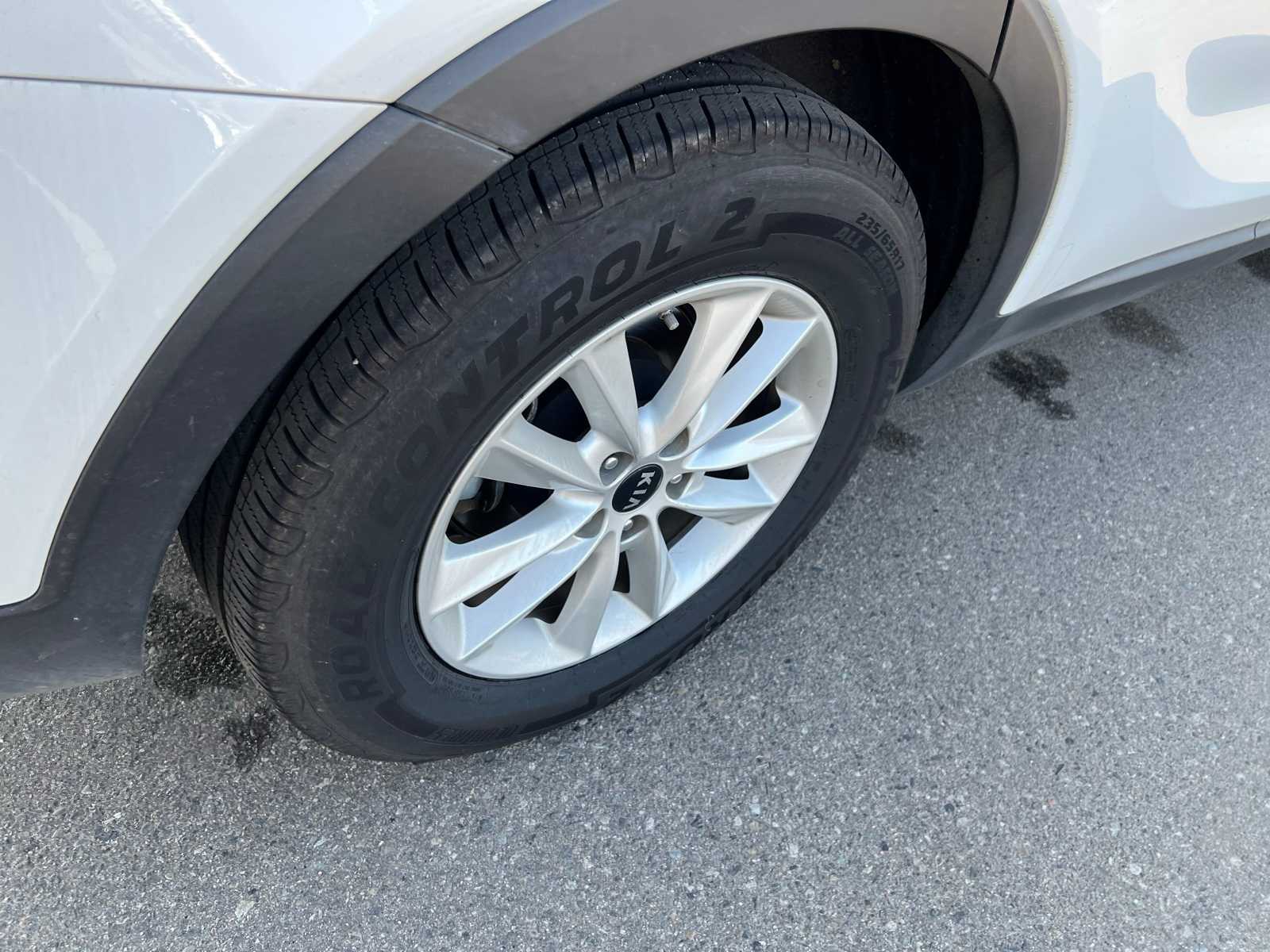 Thumbnail: 2019 Kia Sorento - 21