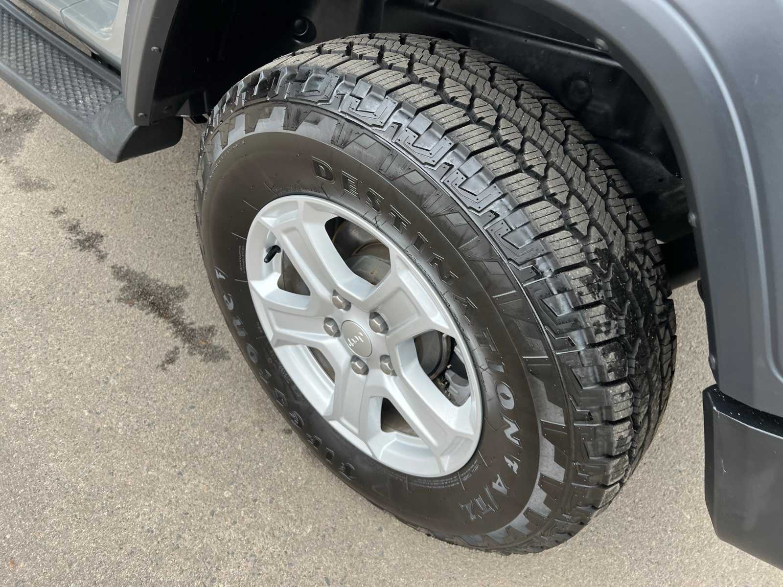 Thumbnail: 2020 Jeep Wrangler - 16