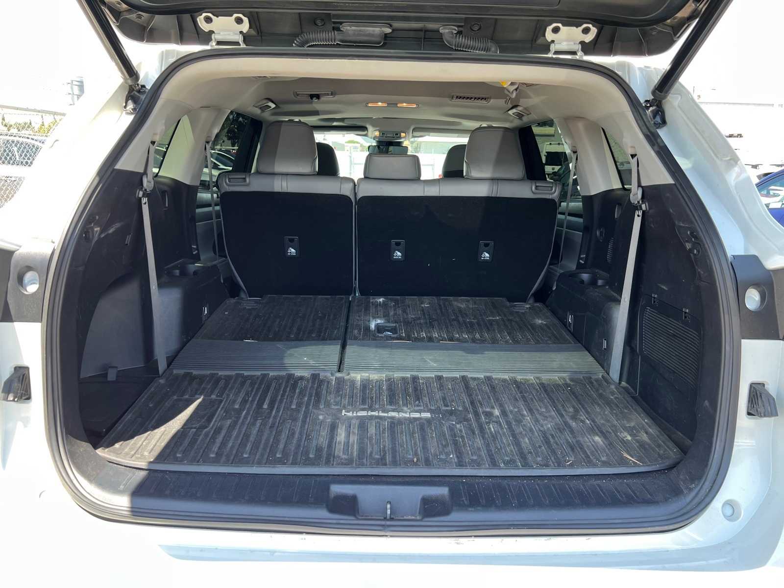 Thumbnail: 2021 Toyota Highlander - 8